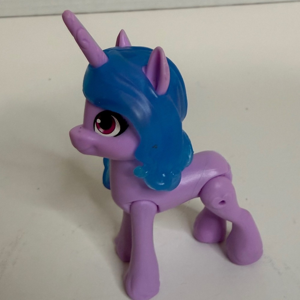 My Little‎ Pony Izzy Moonbow Purple Unicorn 3 inch Figure Hasbro 2021 V-3625C
